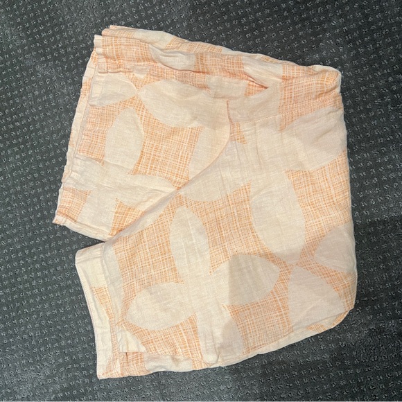 Joie Pants - Joie Peach & Cream Printed Capris